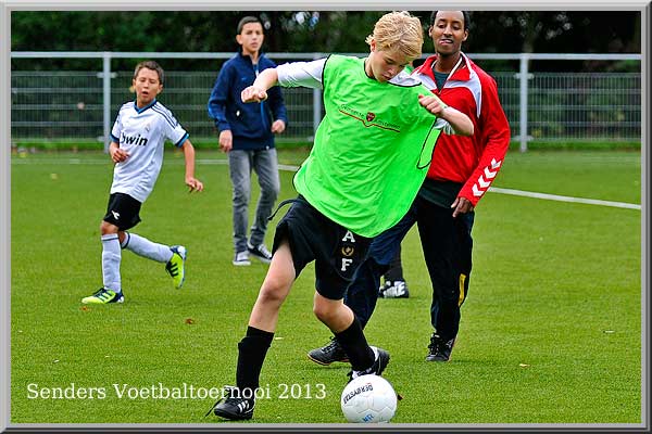 2013-senders-voetbal