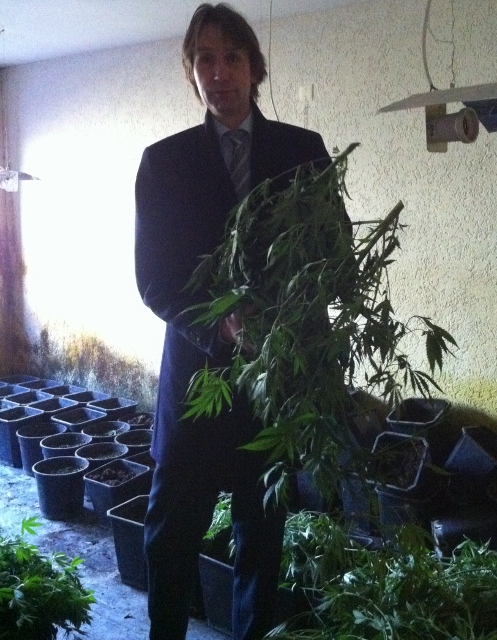 2014-herbert raat wietplantage opgerold kringloop (497x640)