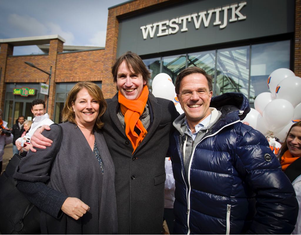2018-Karin Raat-Wegewijs-Herbert Raat en Mark Rutte in Westwijk Amstelveen